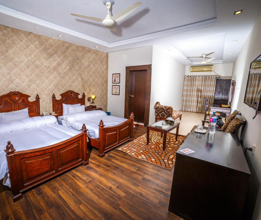 Hôtel Vip House à Peshawar Extérieur photo