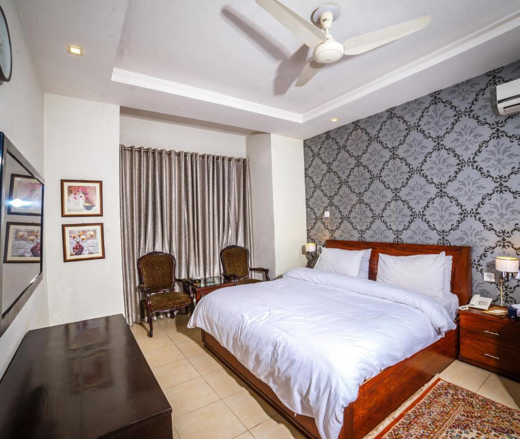 Hôtel Vip House à Peshawar Extérieur photo