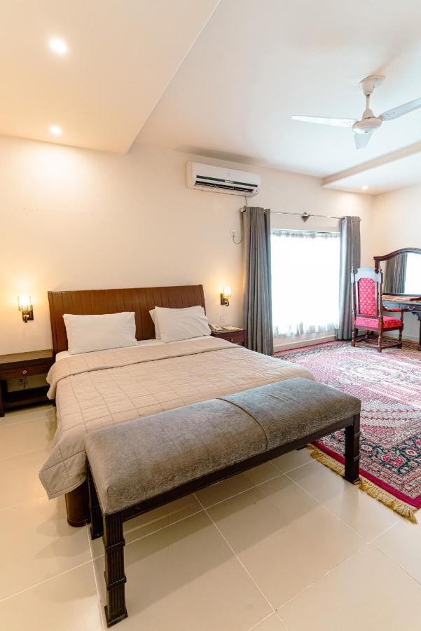 Hôtel Vip House à Peshawar Extérieur photo